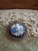 Vintage Porseleinen Sjaalclip Filigraan Rand ** Mimosa **, Ophalen of Verzenden