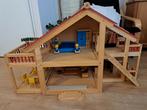 Houten poppenhuis met meubels en spulletjes, Kinderen en Baby's, Speelgoed | Poppenhuizen, Ophalen, Zo goed als nieuw, Poppenhuis