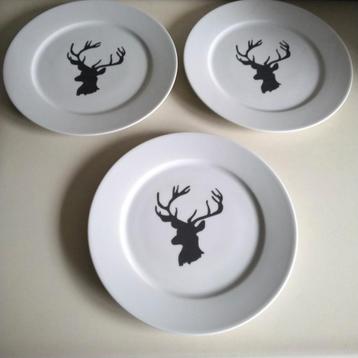 3   ( kerst)  dinerborden  met silhouet van  hert beschikbaar voor biedingen