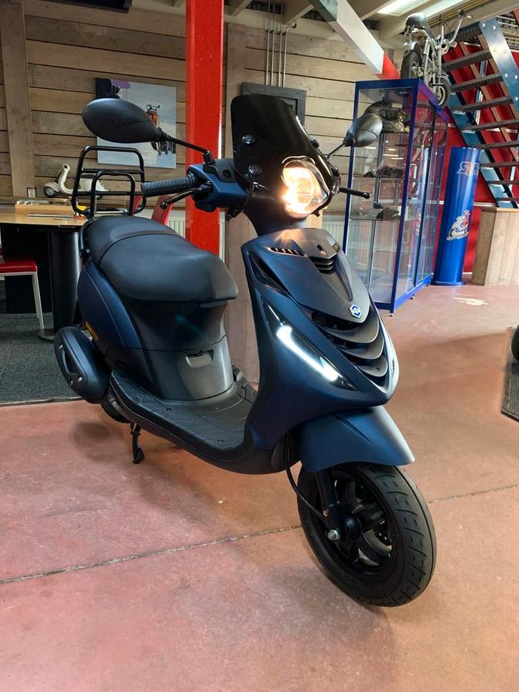 Gebro scooters: Piaggio zip SP line 45KM BROM BJ2018 Blauw, Fietsen en Brommers, Scooters | Piaggio, Zo goed als nieuw, Zip, Maximaal 45 km/u