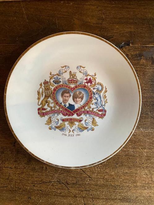Lady Diana & Charles, herinneringsbord, 1981, Verzamelen, Koninklijk Huis en Royalty, Gebruikt, Servies, Buitenland, Ophalen of Verzenden
