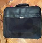 Nette laptoptas max 14 inch meg extra vakken., Ophalen of Verzenden, 14 inch, Zo goed als nieuw