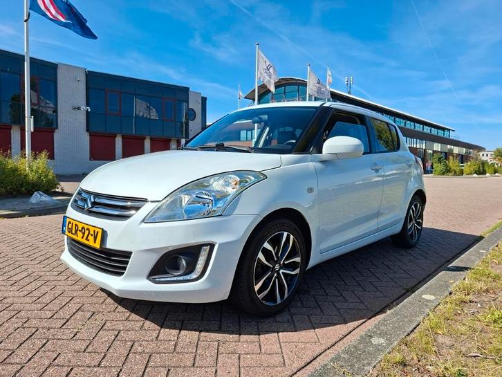 Suzuki Swift 1.2 Exclusive X-TRA 5-D 2015 Wit, Auto's, Suzuki, Particulier, Swift, ABS, Airbags, Airconditioning, Boordcomputer