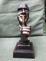 fraai metalen beeld: STILTE!, Antiek en Kunst, Ophalen of Verzenden