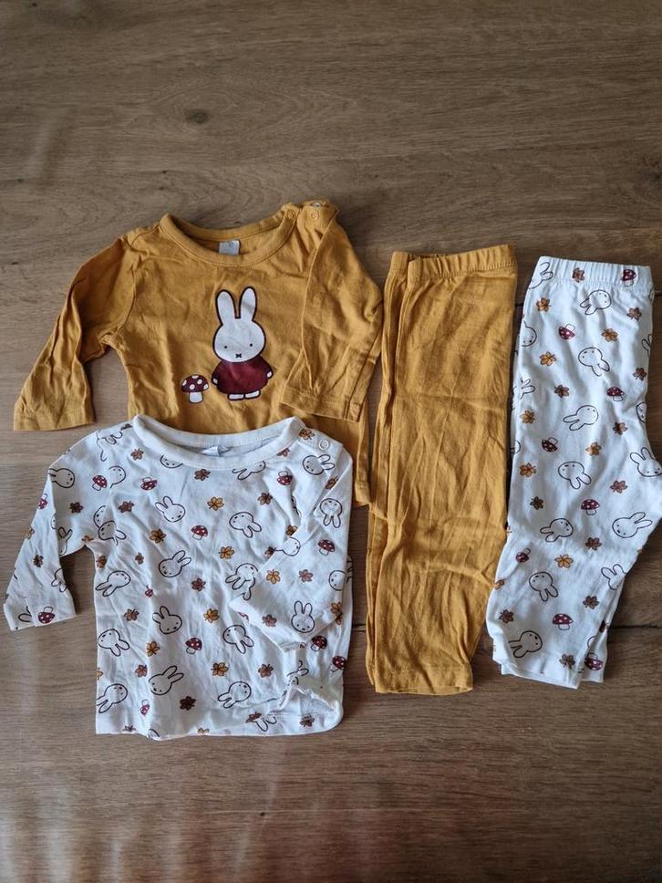 2 Leuke Nijntje Pyjama's Maat 68, Kinderen en Baby's, Babykleding | Maat 68, Zo goed als nieuw, Jongetje of Meisje, Nacht- of Onderkleding