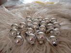 20 KLEINE GLAZEN ZILVER KERSTBALLETJES NU ALLES 4 EURO ZIE F, Ophalen of Verzenden