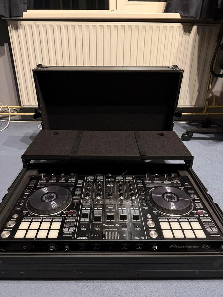 Pioneer DDJ-RX + UDG Flightcase, Muziek en Instrumenten, Dj-sets en Draaitafels, Gebruikt, Dj-set, Pioneer, Ophalen
