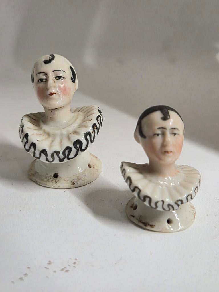 Vintage Pierrot Porseleinen Koppen - Duitsland, ca. 1920, Antiek en Kunst, Ophalen of Verzenden