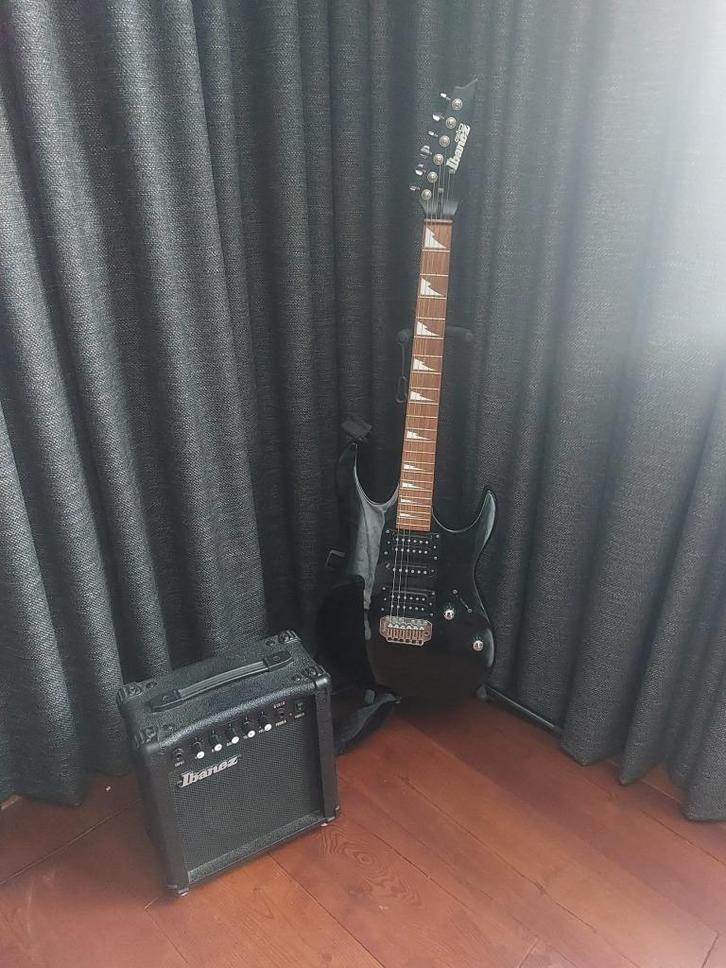Elektrische gitaar starterset, Muziek en Instrumenten, Snaarinstrumenten | Gitaren | Elektrisch, Zo goed als nieuw, Solid body