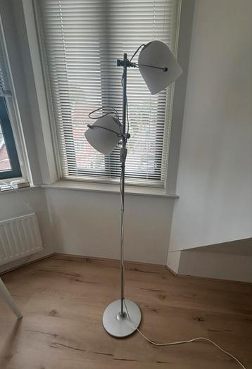 Lamp  beschikbaar voor biedingen