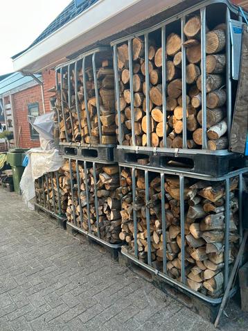 Droog haardhout beschikbaar voor biedingen