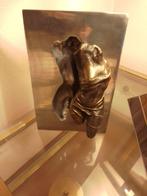 " Vrouwentorso " Standfiguur uit gietijzer, Ophalen