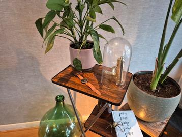 Vintage standaard dia-projector beschikbaar voor biedingen