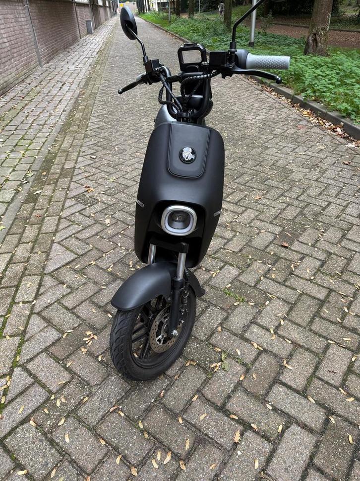 Segway B110S E-scooter – 45 km/u, Fietsen en Brommers, Snorfietsen en Snorscooters, Gebruikt, Overige merken, Elektrisch, Ophalen