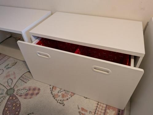 Ikea Småstad speelgoedkist met bank, Kinderen en Baby's, Kinderkamer | Tafels en Stoelen, Gebruikt, Tafel(s), Ophalen