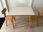 Schooltafel  met 2 stoeltjes van Schilte, Kinderen en Baby's, Kinderkamer | Tafels en Stoelen, Ophalen, Gebruikt, Tafel(s) en Stoel(en)