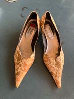 Goudkleurige Pumps Actual Basics maat 42 klein hakje, Kleding | Dames, Pumps, Overige kleuren, Ophalen of Verzenden, Zo goed als nieuw
