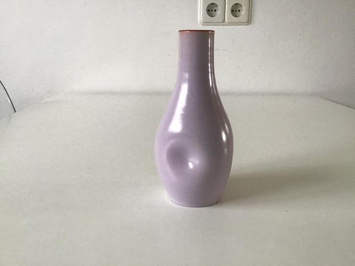 Vintage Hillebrand vaasje/ deukvaas paars ; 16 cm, Antiek en Kunst, Curiosa en Brocante, Ophalen of Verzenden