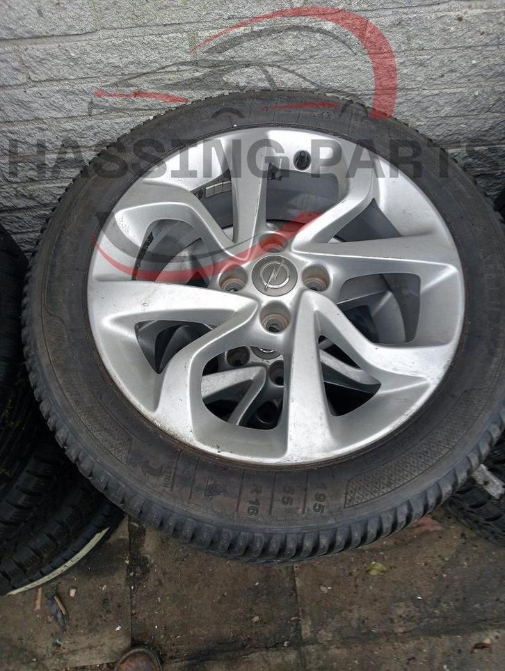 Opel Corsa 16 inch Velgen + winterbanden, Auto-onderdelen, Banden en Velgen, Banden en Velgen, Winterbanden, Personenwagen, Gebruikt