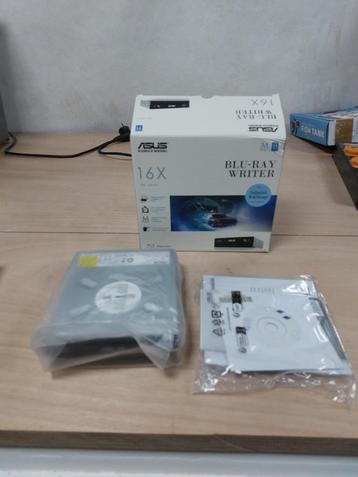 2x ASUS Blu-ray Writer 16X – nieuw in doos beschikbaar voor biedingen