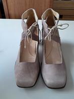 Mooie en aparte grijs/beige Pumps van SERGIO TOMANI Maat 41, Pumps, SERGIO TOMANI, Beige, Ophalen of Verzenden