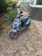 Piaggio zip 4t 2018, Fietsen en Brommers, Scooters | Piaggio, Ophalen, Maximaal 45 km/u, Zip, Zo goed als nieuw