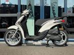 Piaggio Liberty 50 Bianco Luna 4t iget 2025 (bj 2025), Fietsen en Brommers, Scooters | Piaggio, Ophalen, Overige modellen, Maximaal 45 km/u