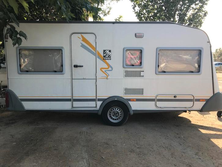 Knaus Sudwind 450 1998 incl. inboedel, Spanje, Caravans en Kamperen, Caravans, Particulier, tot en met 4, 1000 - 1250 kg, Rondzit
