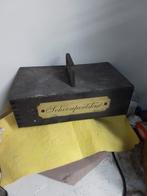 11282) mooie oude schoenpoets kist met inhoud   39x22x12 cm, Huis en Inrichting, Woonaccessoires | Kisten, Ophalen of Verzenden