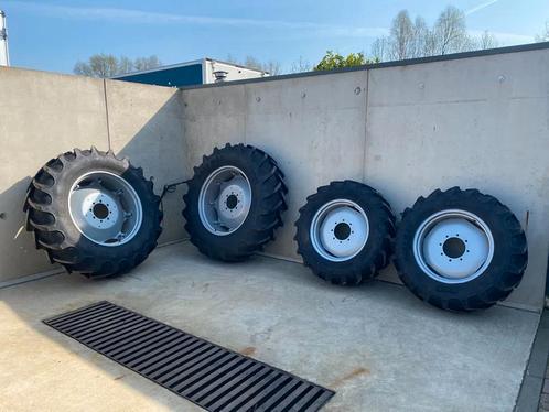 Case IH set nieuwe banden BKT op velg voor 956XL/1056XL, Zakelijke goederen, Agrarisch | Onderdelen | Banden, Velgen en Assen