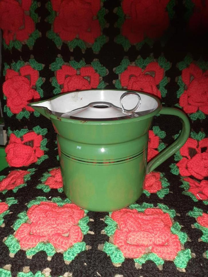 Vintage groene emaille kan met deksel, Antiek en Kunst, Antiek | Emaille, Ophalen of Verzenden