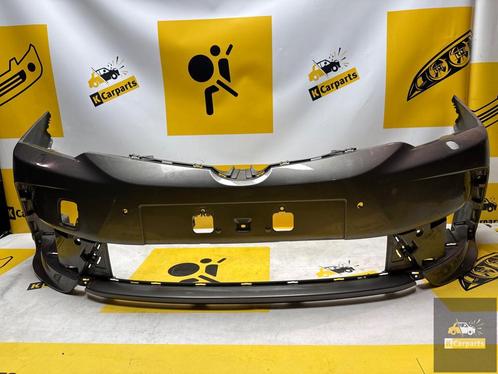 Toyota Corolla VOORBUMPER KLS PDC E160 E170 52119-02F30, Auto-onderdelen, Carrosserie en Plaatwerk, Bumper, Toyota, Voor, Gebruikt