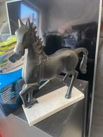 Beeld paard ijzer en marmer zwaar, Ophalen of Verzenden