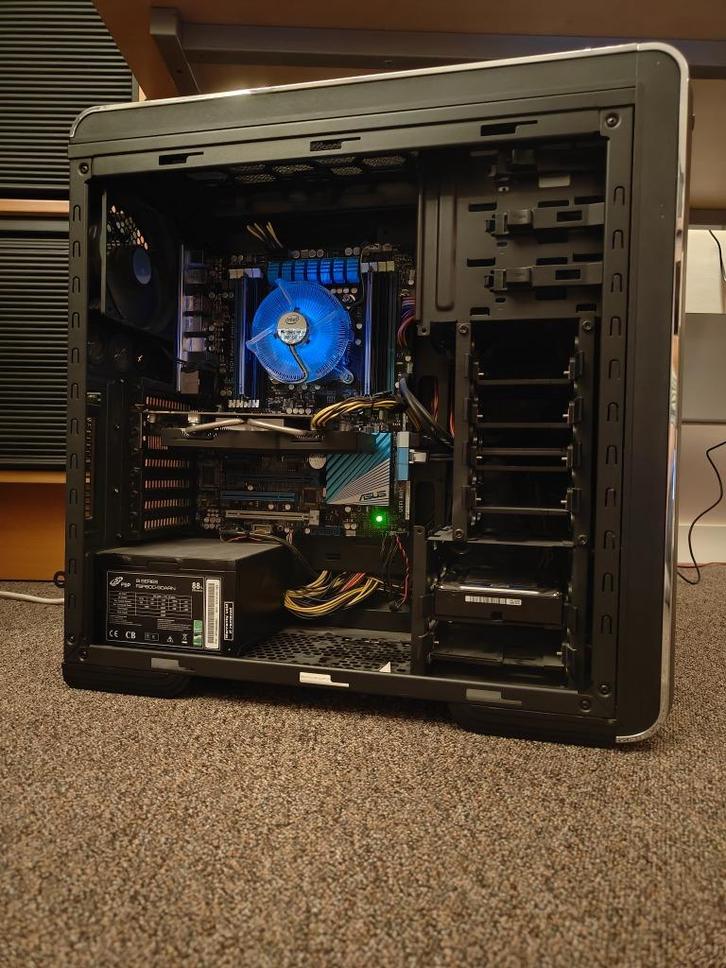 Retro game PC, Computers en Software, Desktop Pc's, Gebruikt, 3 tot 4 Ghz, HDD, SSD, 8 GB, Met videokaart, Gaming, Ophalen