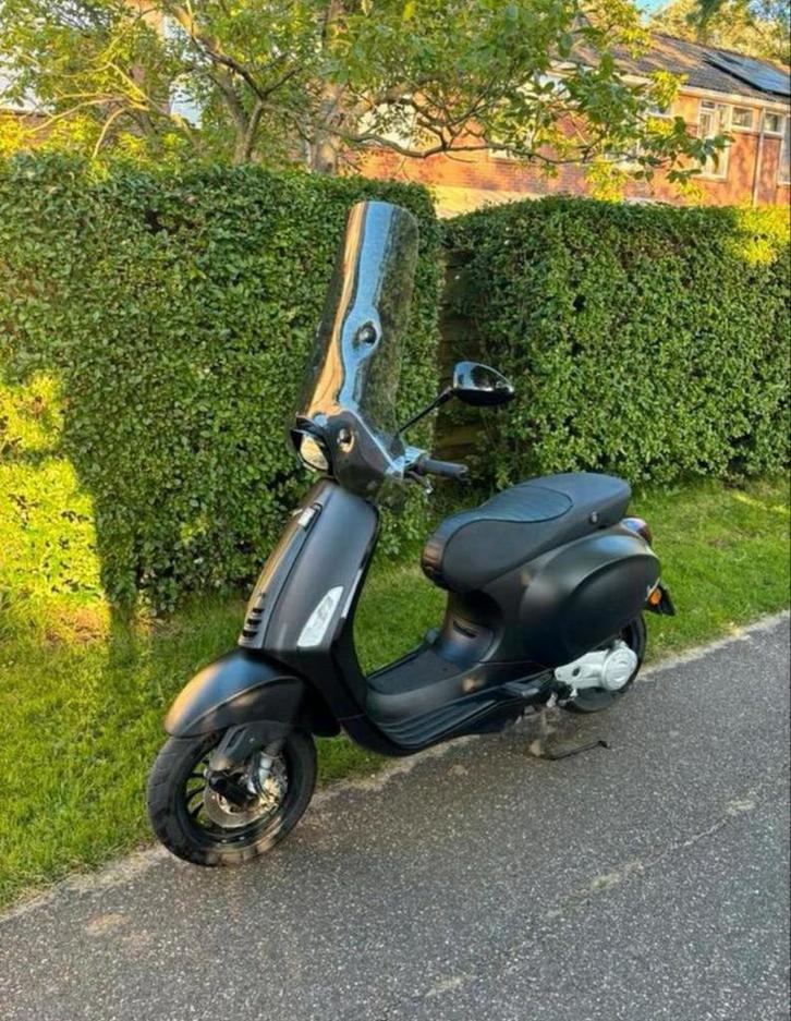 Vespa Sprint Notte 2021, Fietsen en Brommers, Snorfietsen en Snorscooters, Gebruikt, Vespa, Benzine, Ophalen of Verzenden