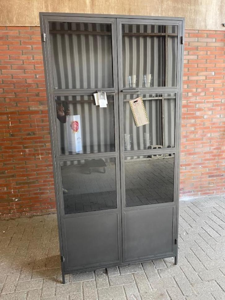 Vitrinekast Industriële Metaal  2deuren-glas laagste prijs, Huis en Inrichting, Kasten | Ladekasten, Nieuw, 150 tot 200 cm, 50 tot 100 cm