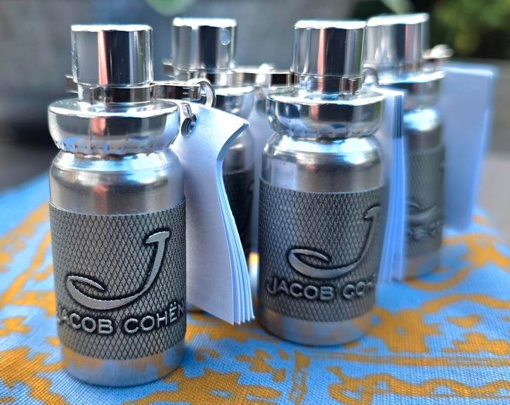 Jacob Cohen Jeans Parfum, Kleding | Heren, Spijkerbroeken en Jeans, Nieuw, Blauw, Ophalen of Verzenden