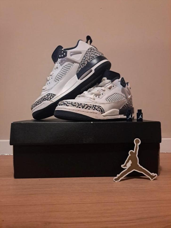 Nike Jordan Spizike Low - Maat 38, Kleding | Heren, Schoenen, Zo goed als nieuw, Sneakers of Gympen, Wit, Ophalen of Verzenden