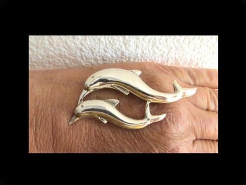 Bijzonder Zilveren Broche met de figuur van twee Dolfijnen!, Sieraden, Tassen en Uiterlijk, Antieke sieraden, Broche, Zilver, Verzenden