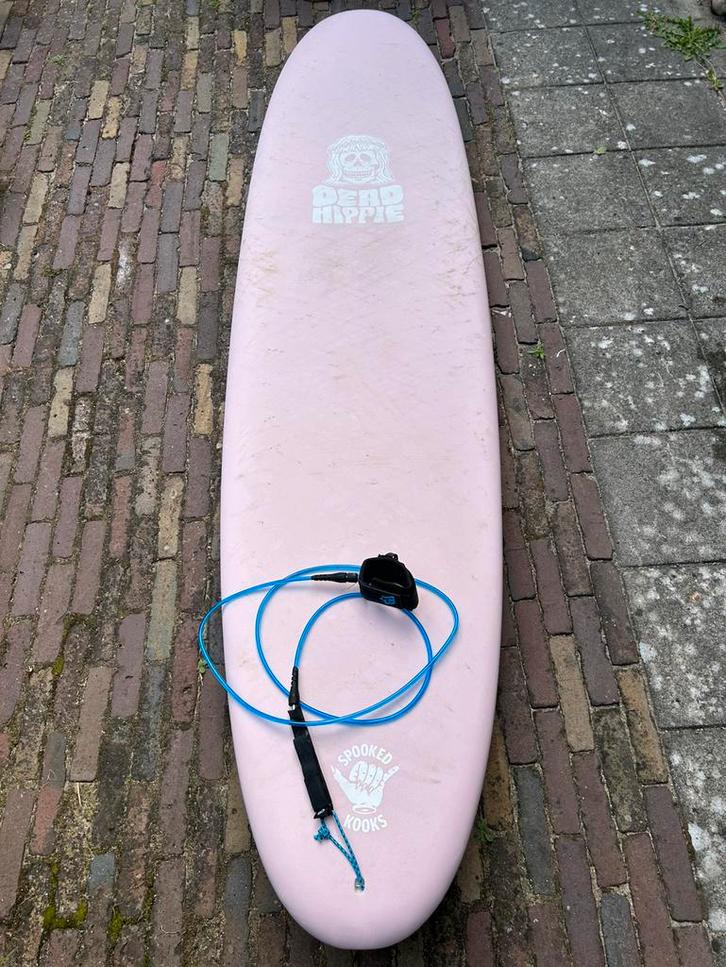 Spooked Kooks Dead Hippie surfboard 8.0”, longboard, Watersport en Boten, Golfsurfen, Zo goed als nieuw, Longboard, Met vinnen