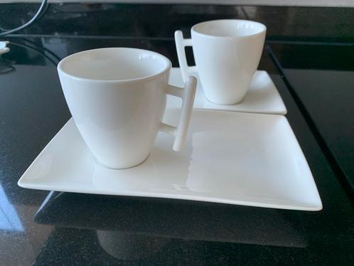 Bone China porseleinen kop met grote schotel, Huis en Inrichting, Keuken | Servies, Zo goed als nieuw, Kop(pen) en/of Schotel(s)