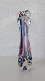 Kunstzinnige glazen vaas van Max Verboeket, Ophalen