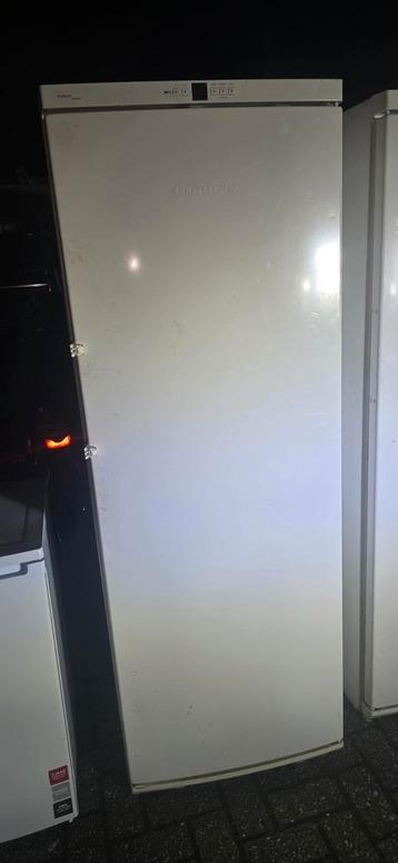 Liebherr No Frost vrieskast met garantie  beschikbaar voor biedingen
