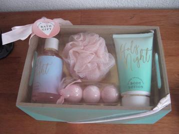 Bloom Fragranced Holy Night gift box hout nieuw