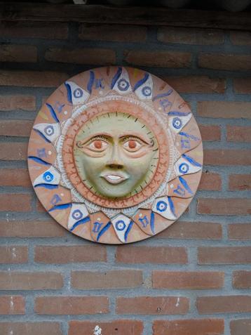 Tuindecoratie grote Zon Teracotta beschikbaar voor biedingen