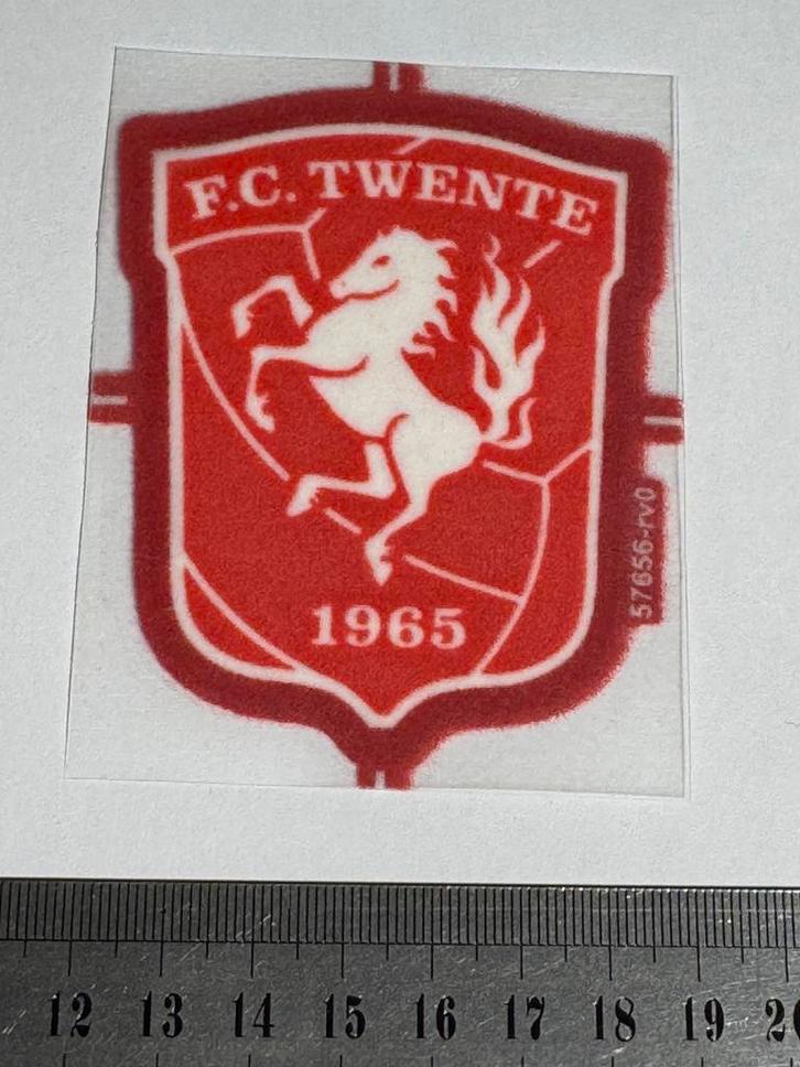 Originele clublogo embleem badge FC Twente 2022.      RUILEN, Verzamelen, Sportartikelen en Voetbal, Zo goed als nieuw, Shirt