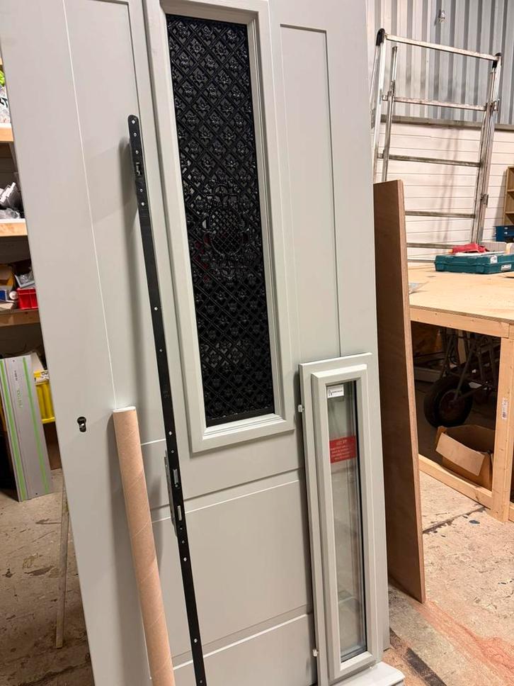 Nieuwe Voordeur 930x2040 LD met ijzeren rooster en draairaam, Doe-het-zelf en Verbouw, Deuren en Horren, Nieuw, Buitendeur, 200 tot 215 cm