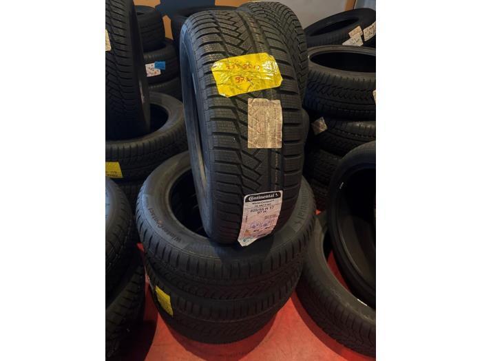 Bandenset van een Diversen, Auto-onderdelen, Banden en Velgen, Nieuw, Ophalen of Verzenden