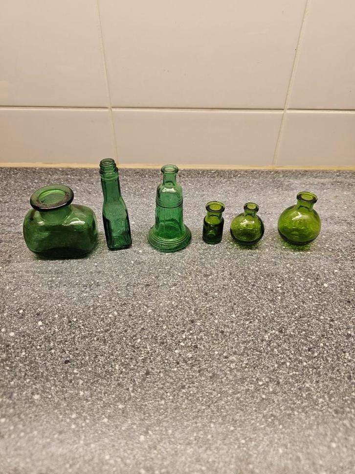 Antieke Groene Miniatuur Flessen Collectie, Antiek en Kunst, Antiek | Glas en Kristal, Ophalen of Verzenden