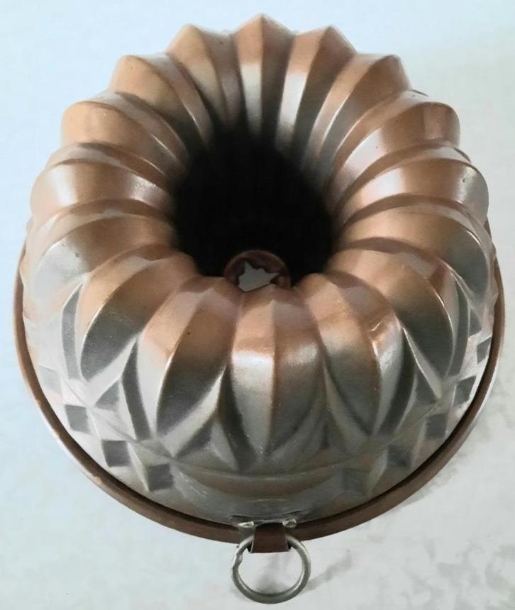 Antiek grote rood koperen cake/taart vorm, Antiek en Kunst, Antiek | Keukenbenodigdheden, Ophalen of Verzenden